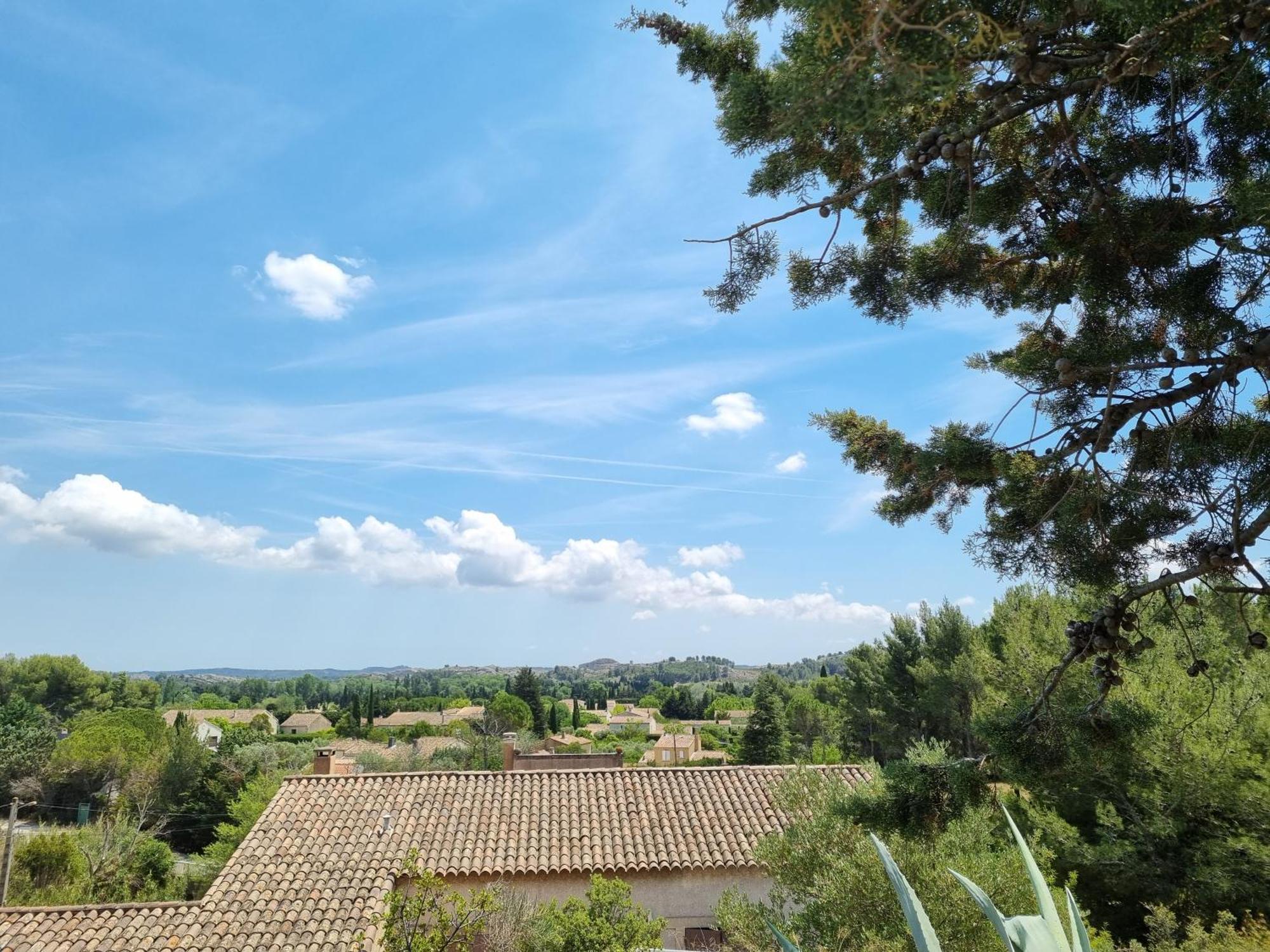 Les Garrigues De La Vallee Des Baux Paradou Exterior foto