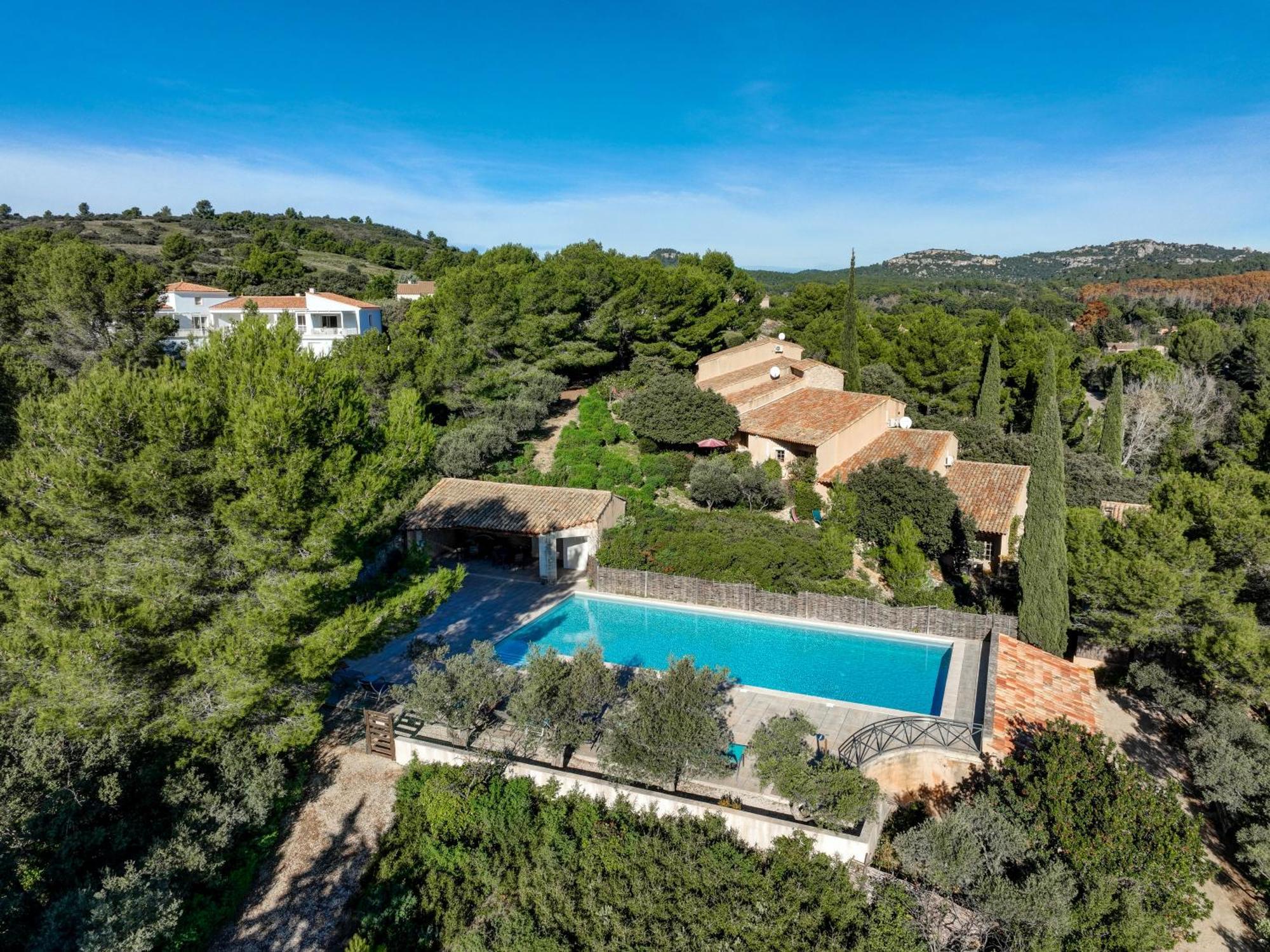 Les Garrigues De La Vallee Des Baux Paradou Exterior foto