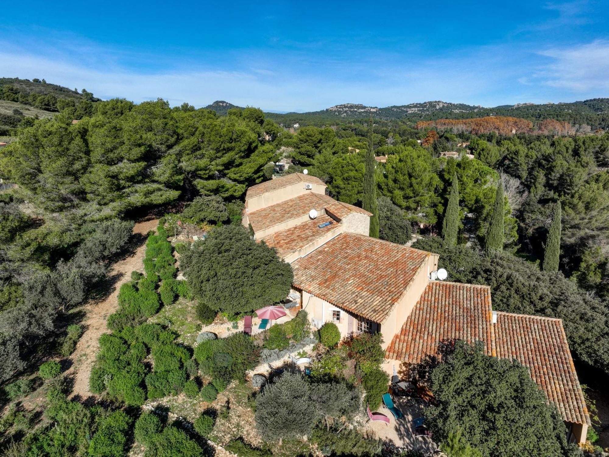 Les Garrigues De La Vallee Des Baux Paradou Exterior foto