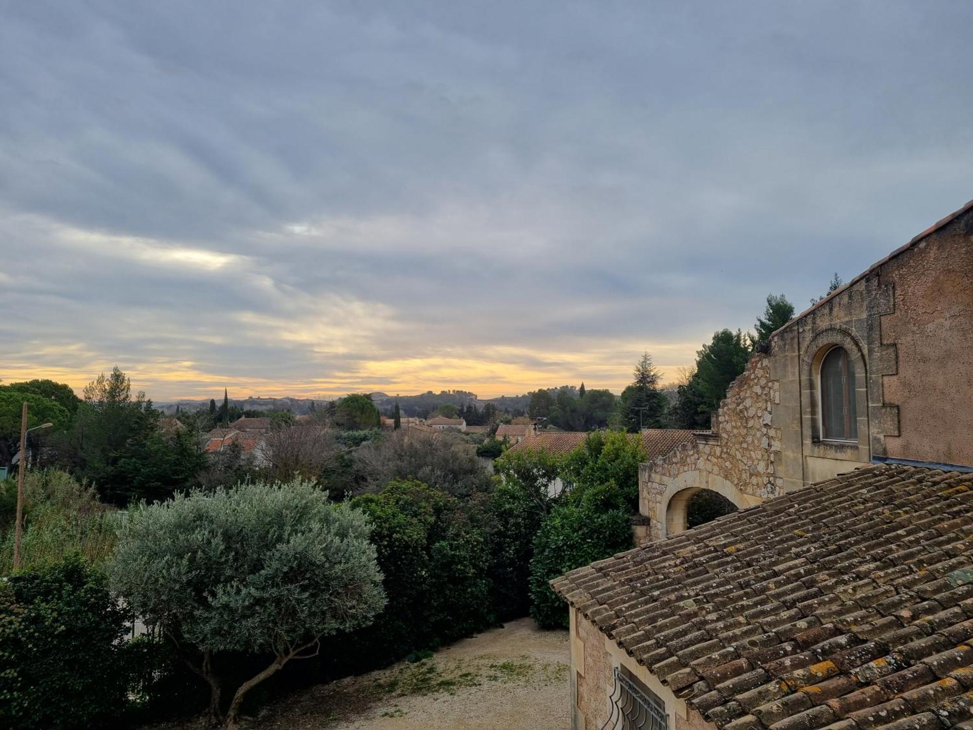 Les Garrigues De La Vallee Des Baux Paradou Exterior foto